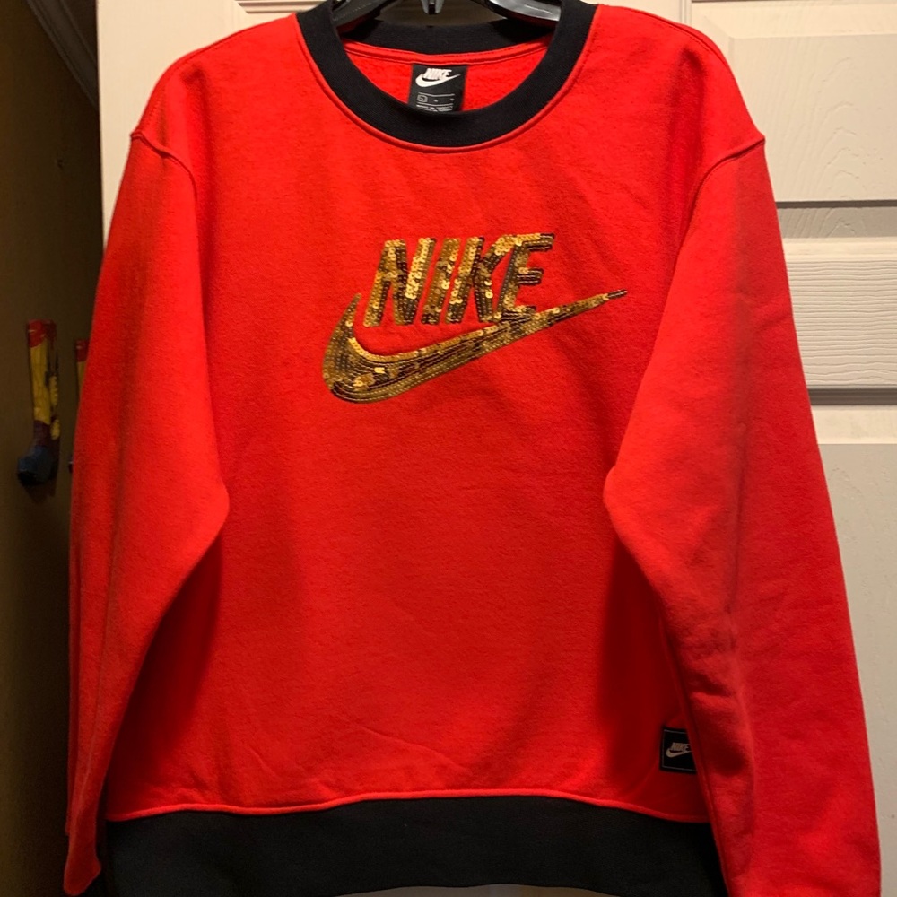 Women’s Nike Pullover